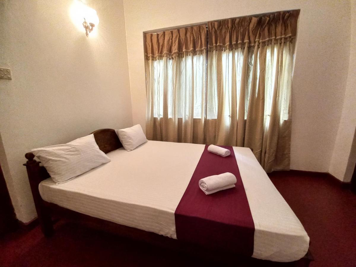 Lazy Bear Best Hostel In Kandy Exterior photo