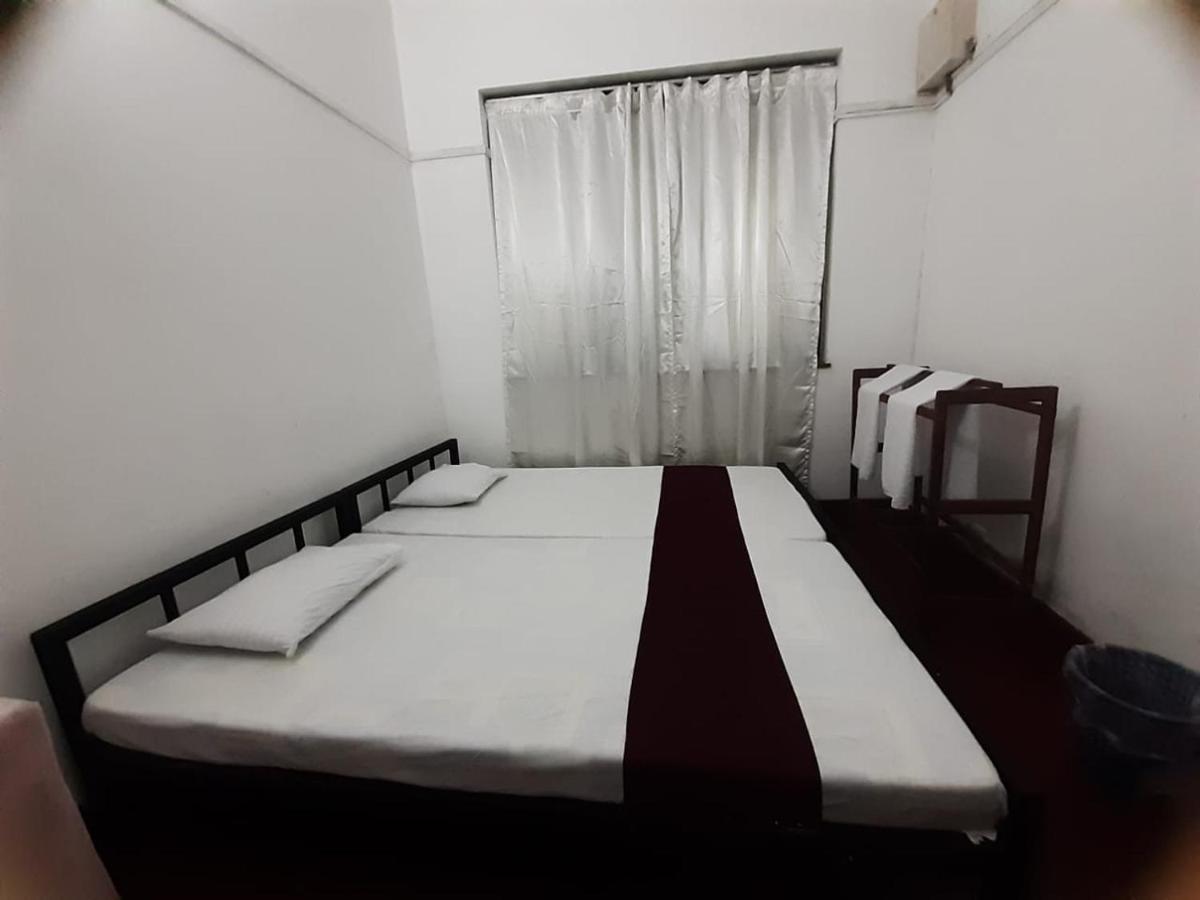 Lazy Bear Best Hostel In Kandy Exterior photo